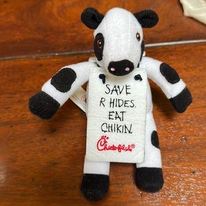 Chick fil a mini mascot plush toy eat mor chikin save r hides eat chikin cow
